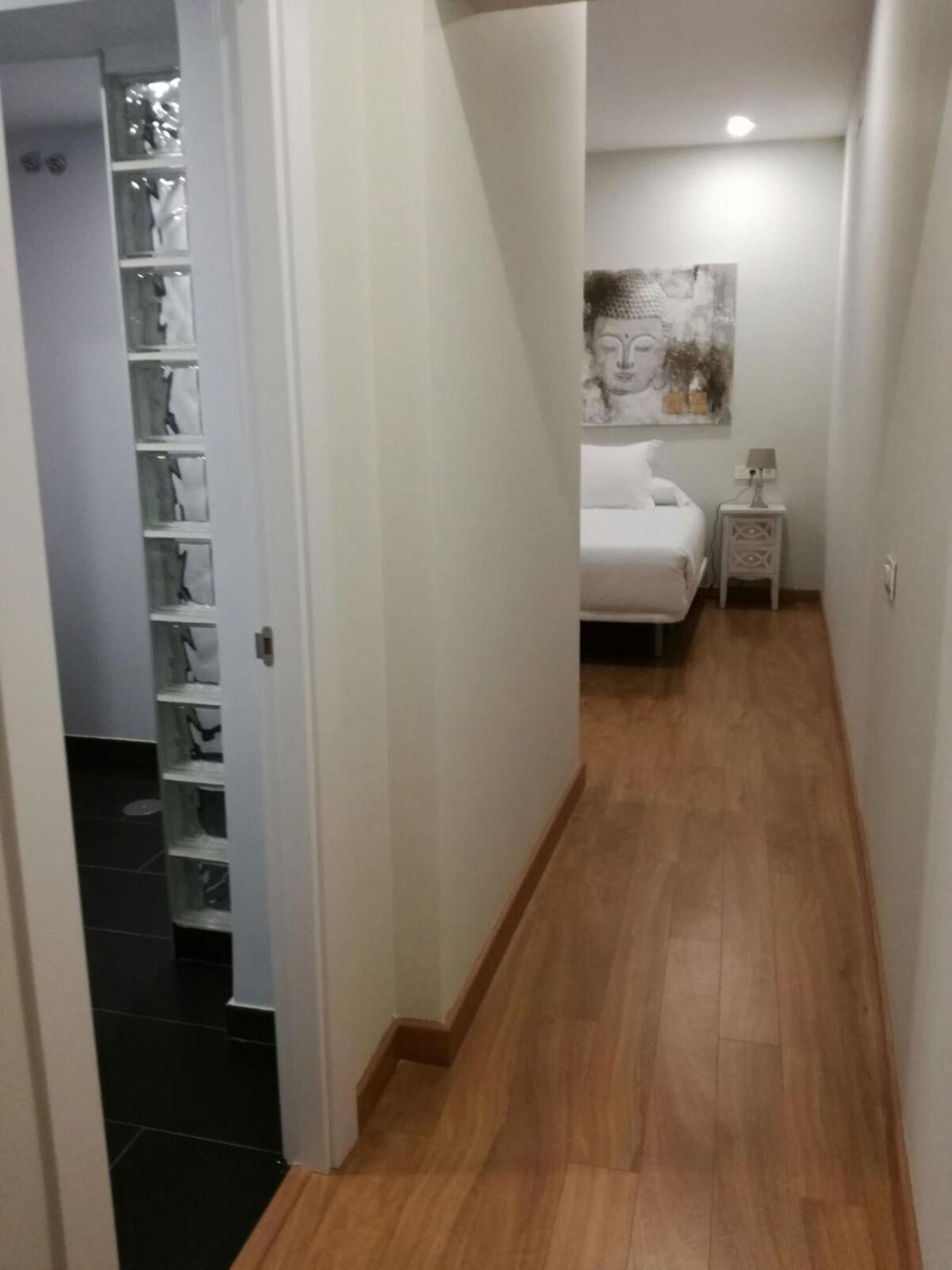 Los Amigos Vip Rooms Madrid Eksteriør billede