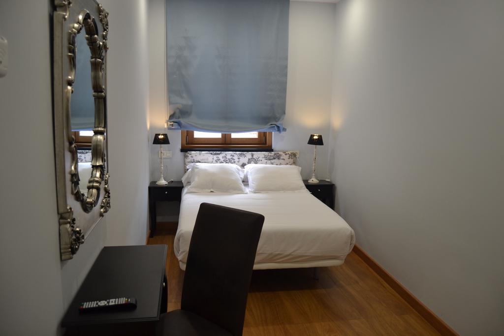 Los Amigos Vip Rooms Madrid Eksteriør billede