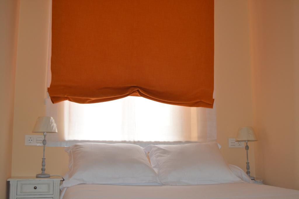 Los Amigos Vip Rooms Madrid Eksteriør billede
